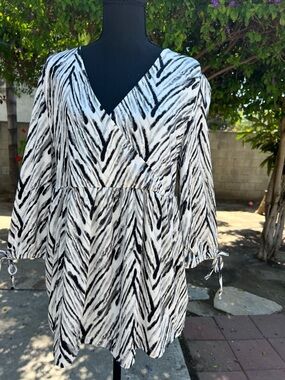 Almost Famous Black and White Zebra Print Wrap Tunic